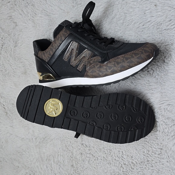 Michael Kors sneakers sz9 - Picture 3 of 5